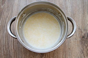 Кукурузная каша с черносливом