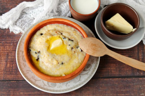 Кукурузная каша с черносливом