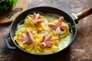 Гнезда с сосисками Гнезда с сосисками