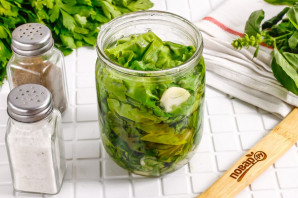 Маринованные листья салата с чесноком и уксусом Маринованные листья салата с чесноком и уксусом