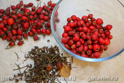 Компот из боярышника с яблоками