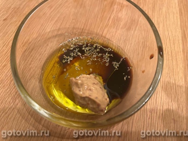 Средиземноморский салат с консервированным тунцом Средиземноморский салат с консервированным тунцом