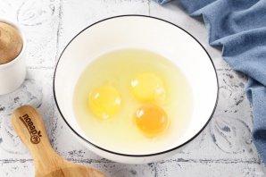 Гренки с молоком и яйцом Гренки с молоком и яйцом
