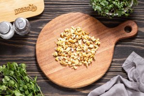 Постный салат с красной фасолью