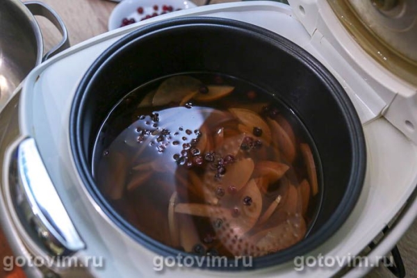 Компот из клюквы с яблоками в мультиварке Компот из клюквы с яблоками в мультиварке