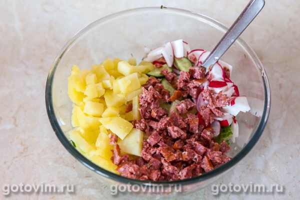 Окрошка на квасе с колбасой Окрошка на квасе с колбасой
