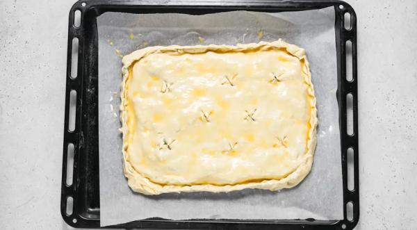 Cлоеный пирог с луком и яйцом, пошаговый рецепт с фото на 458 ккал Cлоеный пирог с луком и яйцом, пошаговый рецепт с фото на 458 ккал