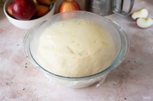 Пирожки с яблоками в духовке