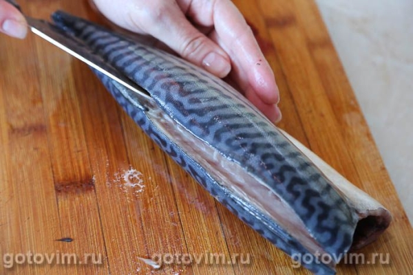 Скумбрия-ёлочка, запеченная в маринаде 