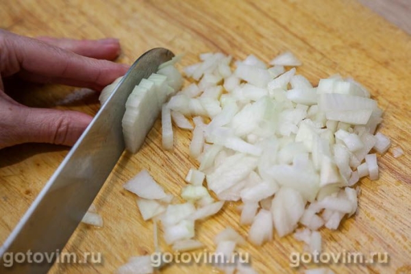 Куриные бёдра в сливочно-луковом соусе в мультиварке Куриные бёдра в сливочно-луковом соусе в мультиварке