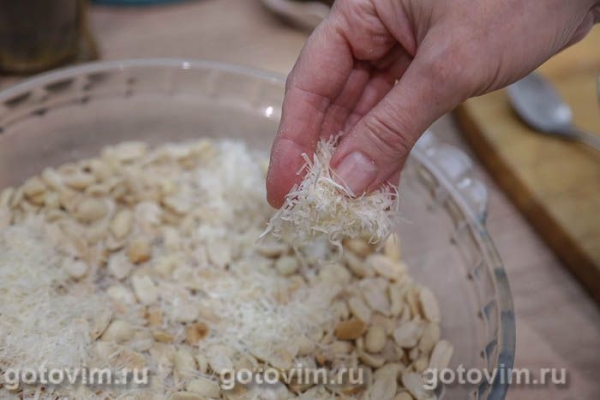 Хрустящий арахис с пармезаном в микроволновке