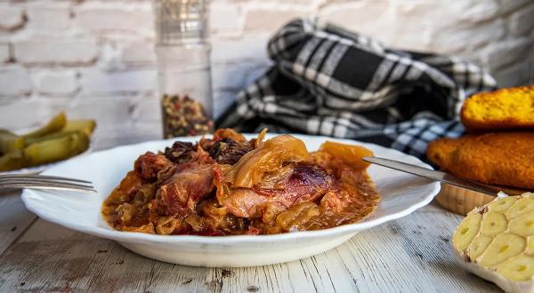 Тушеная капуста с мясом в казане, пошаговый рецепт с фото на 639 ккал Тушеная капуста с мясом в казане, пошаговый рецепт с фото на 639 ккал