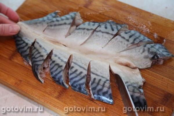 Скумбрия-ёлочка, запеченная в маринаде 