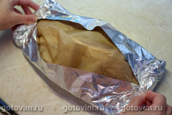 Скумбрия с баклажанами и картофелем, запеченная в фольге