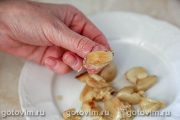 Цесарка в духовке с чесноком и белым вином Цесарка в духовке с чесноком и белым вином